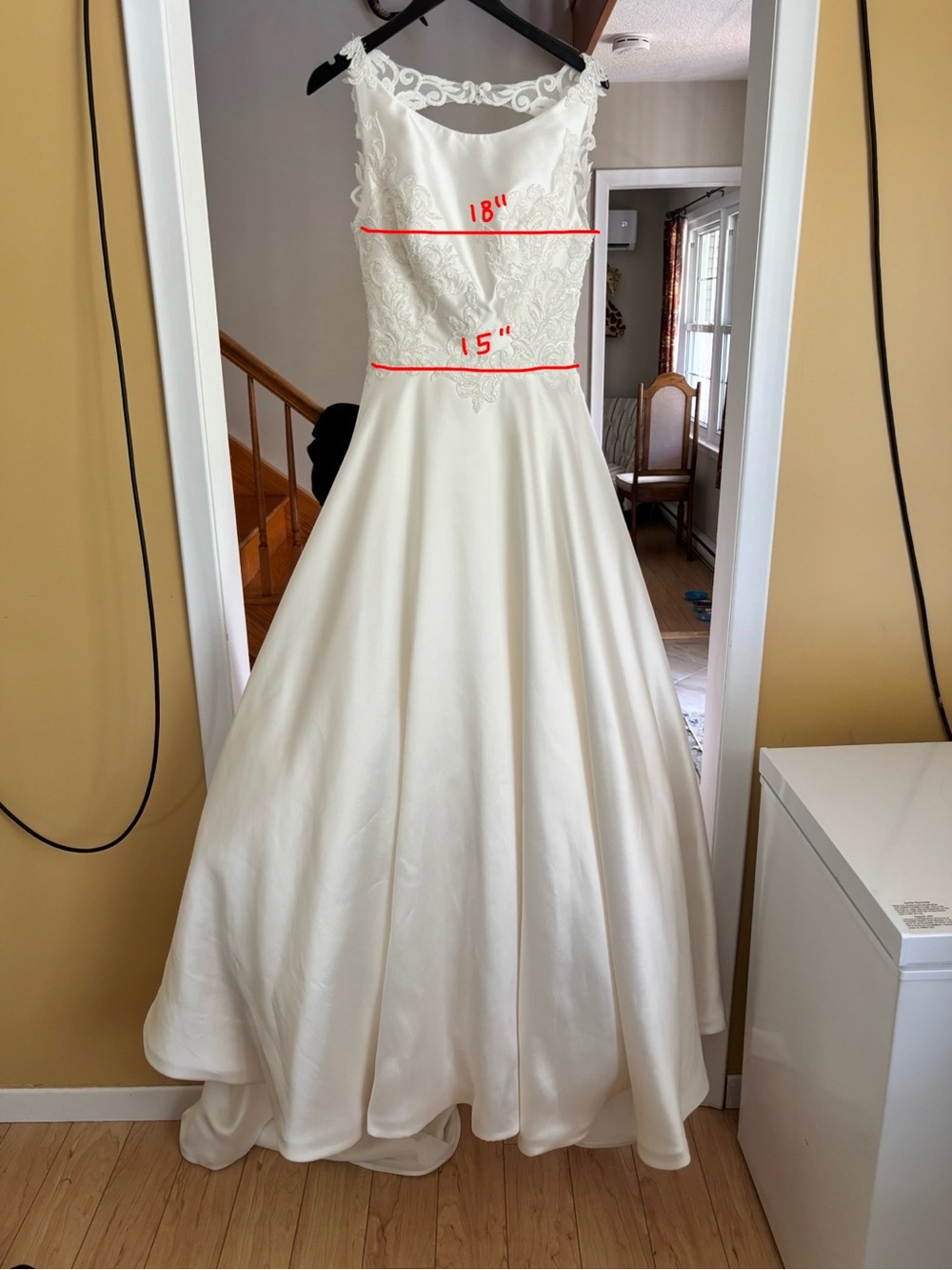 Elegant White Wedding Dress with Lace Bodice - Picture 7 of 7